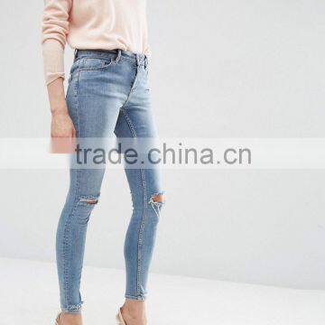 OEM Service Sales Winter Comfortable Cotton Jeans Pent Stonewash Shredded Knees for Lady photo-2