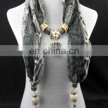 Wholesale women fahion tassel scarf with owl pendant