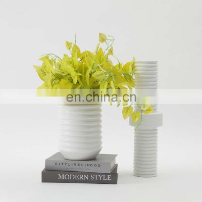 2021 Minimalism Nordic Designed Handmade Column Shape Matte Ceramic Porcelain Flower Vase