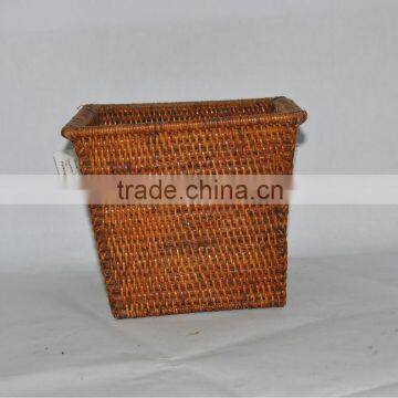 Full rattan basket