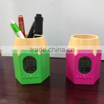 2015 new hot sale promotion wooden pen holder clock