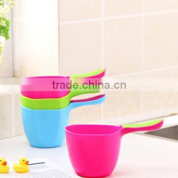 High quality colorful baby shampoo cup/ baby shampoo bailer water scoop