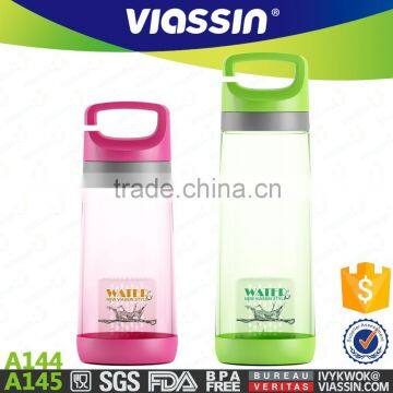 A145 new design 560ml plastic sport bottle with plastic tea strainers for travelling