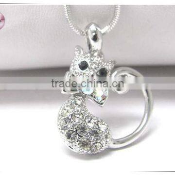 White gold plating crystal cat pendant