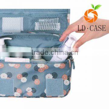 Promotional Small Cosmetic Bag, Fabric Zipper Pouch for Cosmetics photo-4