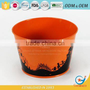 Garden Iron and Zinc Powder Coated a Flower Bucket Bucket With Flowers