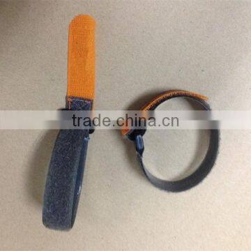 Silicone anti-slip hook and loop reusable strap for sport