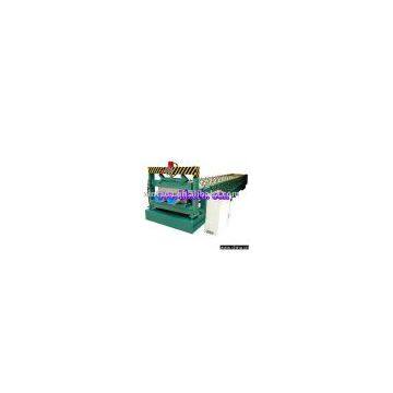 Joint hidden roof panel forming machine