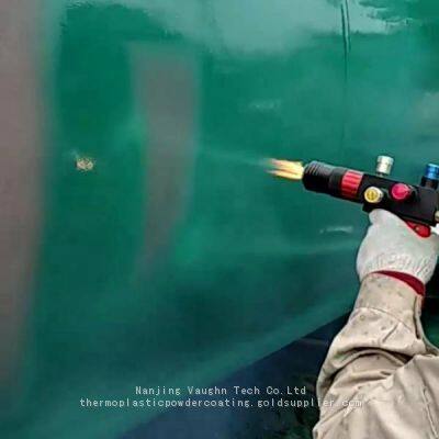 Équipement de revêtement par projection de poudre thermoplastique au feu pour pièces métalliques