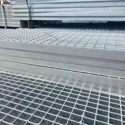 Heavy-Duty Carbon Steel Grating for Industrial Flooring and Walkways photo-3