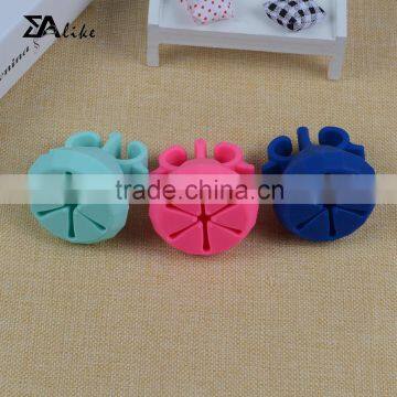 Best Seller Clear Acrylic Rubber Silicone Wearable Nail Polish Holder Box photo-4