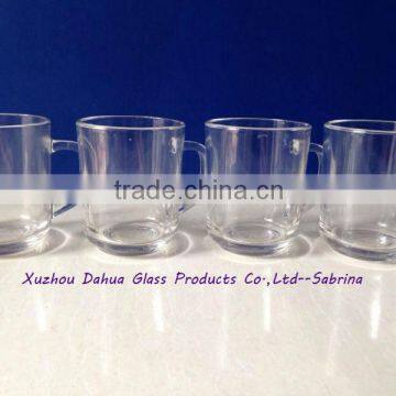 Clear drinking glass cup with handle