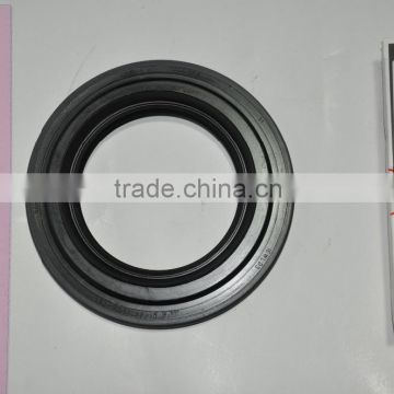 Bus differential oil seal