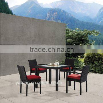 Weather-resistant Garden Furniture Rattan Dining Table and Chair