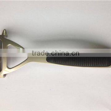 Precision kitchenware vegetable peeler to peel potato carrot apple cucumber or any vegetable or Fruit