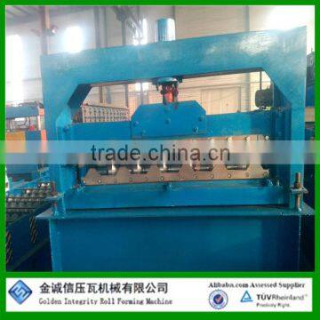 Corrugated 380V Roof Panel Roll Forming Machine With Chain Transmission