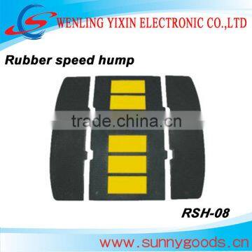 speed limiting rubber road speed hump