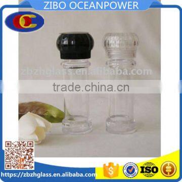 Clear Plastic spice grinder/pepper mill with plastic lid