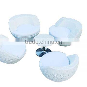 Rattan Coffee Table and Chairs photo-4