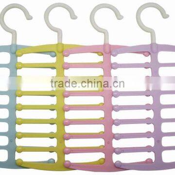 Fish bone shape plastic cloth hanger