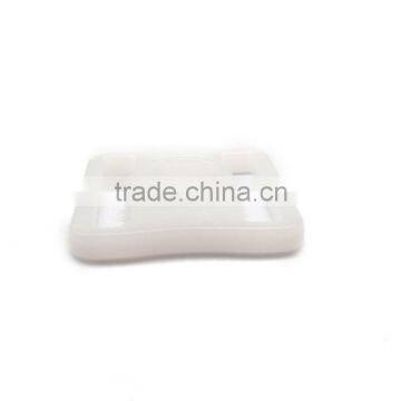 White Chin Strap Buckle in 1", Plastic Adjustable Buckle With Teeth, Plastic Adjustable Loop With Teeth in White photo-6