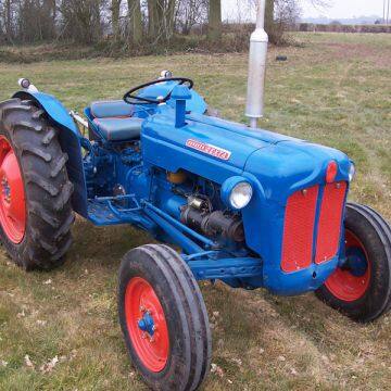 90hp Agriculture Tractor Equipment Strong Engine Shuttle Shift 4 Wheel