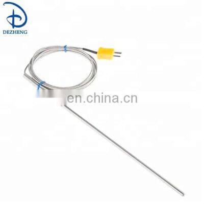 Needle type thermocouple with plug