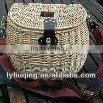 fishing creel /picnic wicker basket with straps