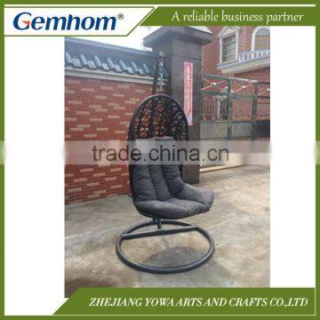 Leisure outdoor patio swings