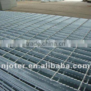 Galvanized steel grating