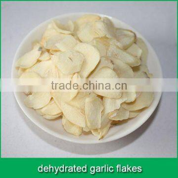 dehydrated garlic flakes