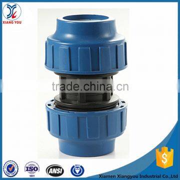 Pipe fitting equal pp compression coupling