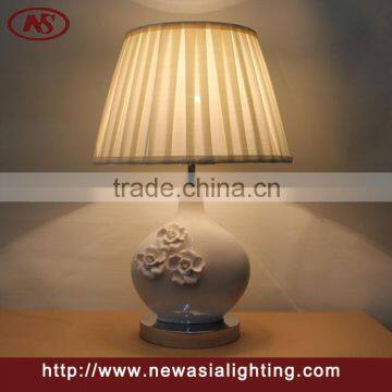 Carvde ceramic table lamp/Flower ceramic table lamp