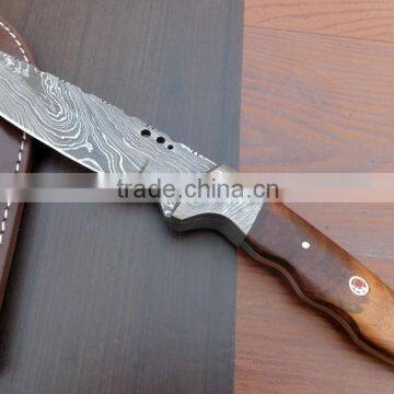 udk h282" custom made Damascus hunting knife / Bowie knife with beautiful walnut wood handle