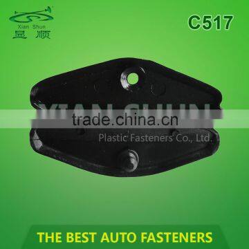 Automotive window clip plastic fastener