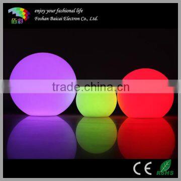 Illuminated Plastic Ball with 16 light colors