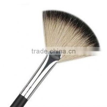 Beautiful fan brush ,OEM ,ODM are welcome