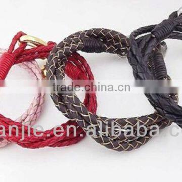 Cheap fashion gold plated heart shape lobster clasp leather bracelet