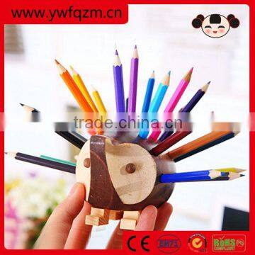 Home decoration custom logo hedgehog pen holder with free color pencil