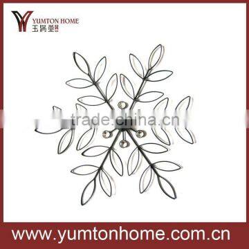 Holly Wreath Card Holder Metal Wall Decoration