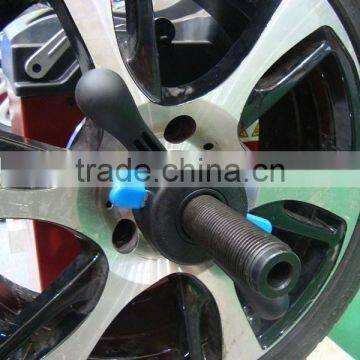 Utilitarian Wheel Balancer Machine With Self-diagnosis And Self-calibration. photo-3