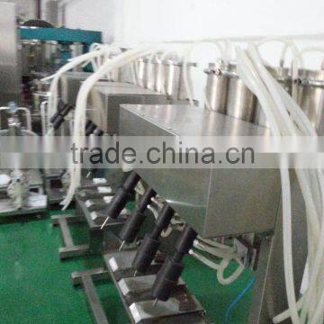 High Accuracy and Low Price Vacuum Negative Pressure Small Perfume Bottle Filling Machine photo-2