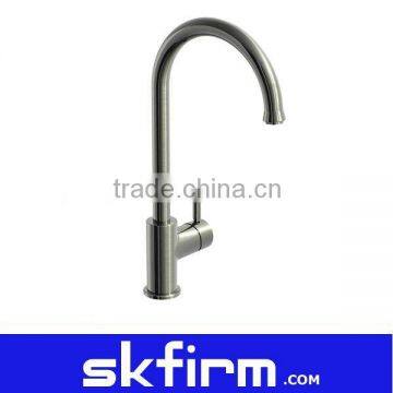 Luxurious Stainless Steel Kitchen Faucet