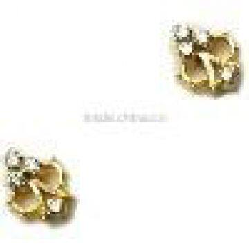 hite Gold Ear Ring With Diamond