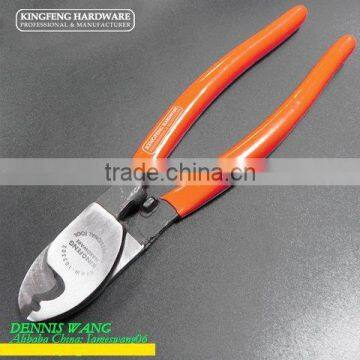 Cable cutting plier