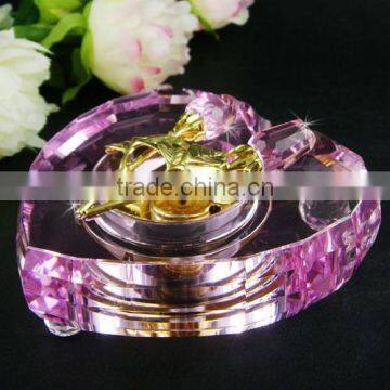 Cheap crystal glass heart shape music box with gold rose for wedding favors/gift