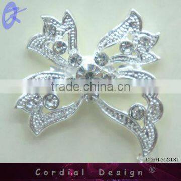 2013 New Arrival Jewelry Flower Shape Rhinestone Brooches In Bulk For Girls
