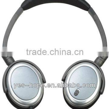 noise cancelling headphone for walkie talkie with terrific lows and great sound quality at very good price