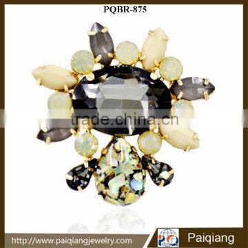 Latest design high quality beautiful rhinestone gemstone brooch costume jewelry