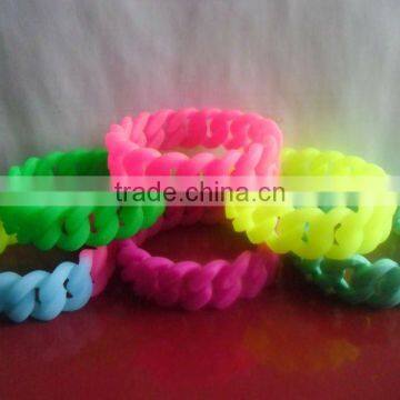 Fancy Twist Bracelet Chain for Girls Silicone Twist Bracelet